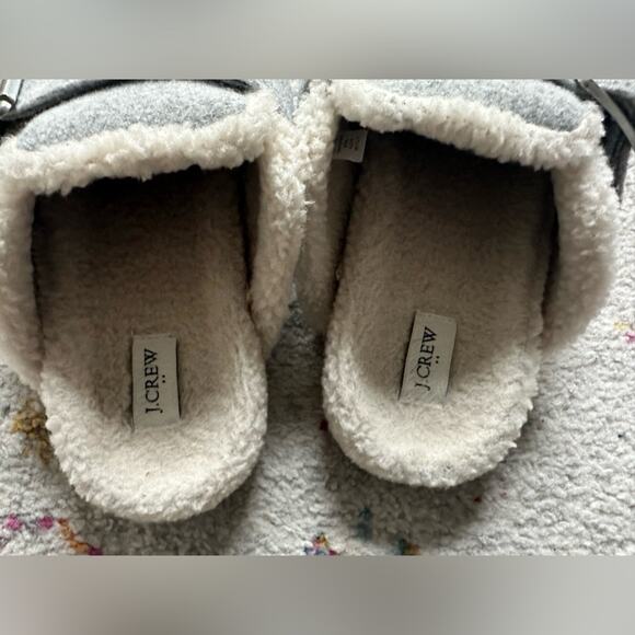 J. Crew Fuzzy Gray Cream Buckle Clog Slippers Women’s size 7 comfy cozy soft - Picture 5 of 6